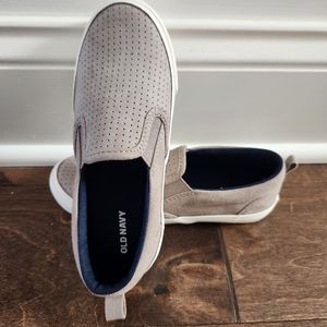 Kids slip on shoes